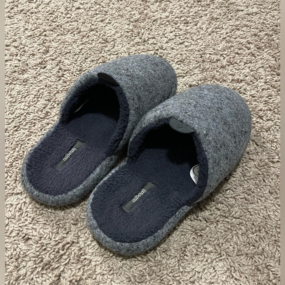 Allbirds women’s wool dwellers in gray, size small! Worn once indoors.